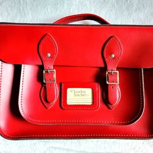 The Leather Satchel Co 14in Classic Satchel in Pillarbox Red
